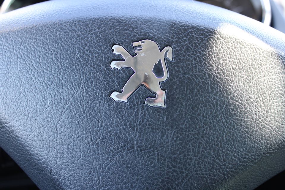 Peugeot 5008 1.6 HDi (114 ch) 7 places | Navigation | CC | Supports latéraux