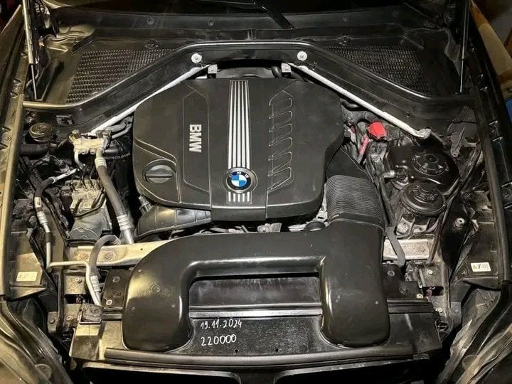 BMW X6 EU Chaîne remplacée, bruit d'échappement Lamborghini