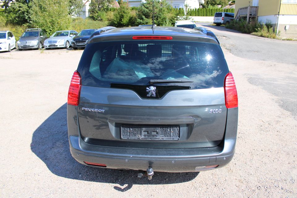 Peugeot 5008 1.6 HDi (114 ch) 7 places | Navigation | CC | Supports latéraux